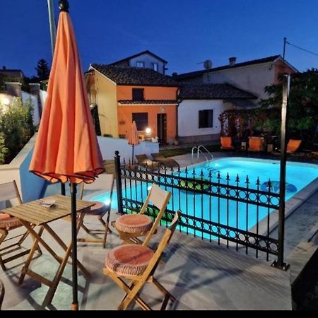 Luanas Rooms With Istrian Touch Buzet Bagian luar foto