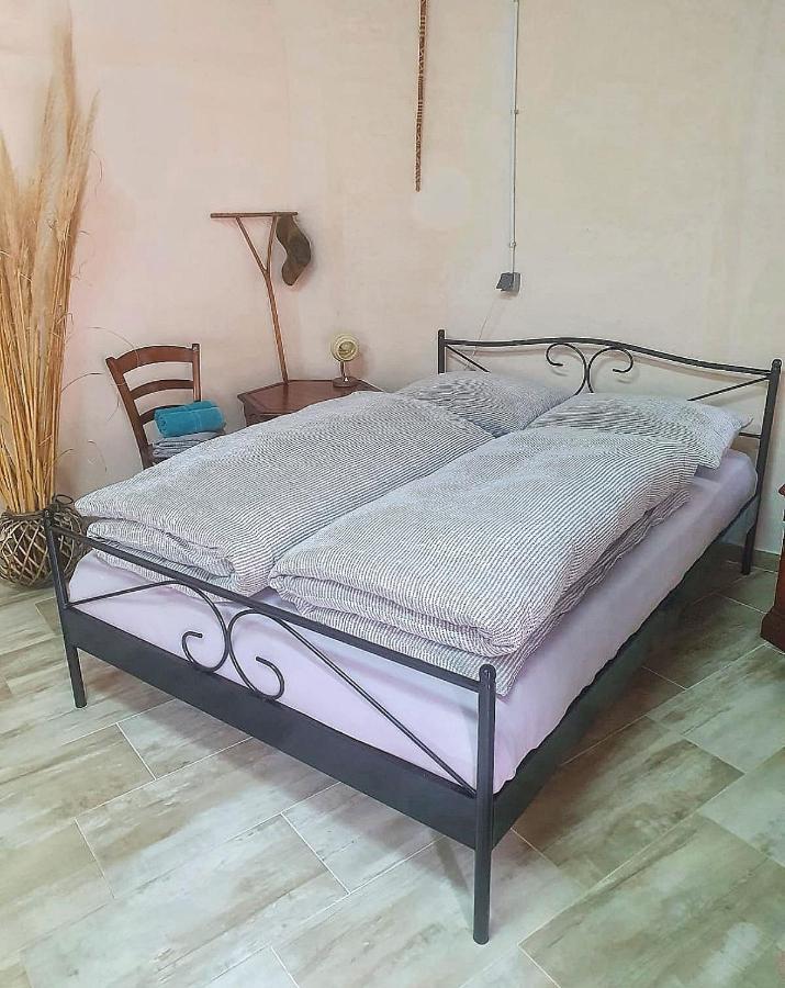 Luanas Rooms With Istrian Touch Buzet Bagian luar foto