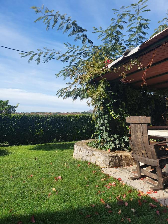 Luanas Rooms With Istrian Touch Buzet Bagian luar foto