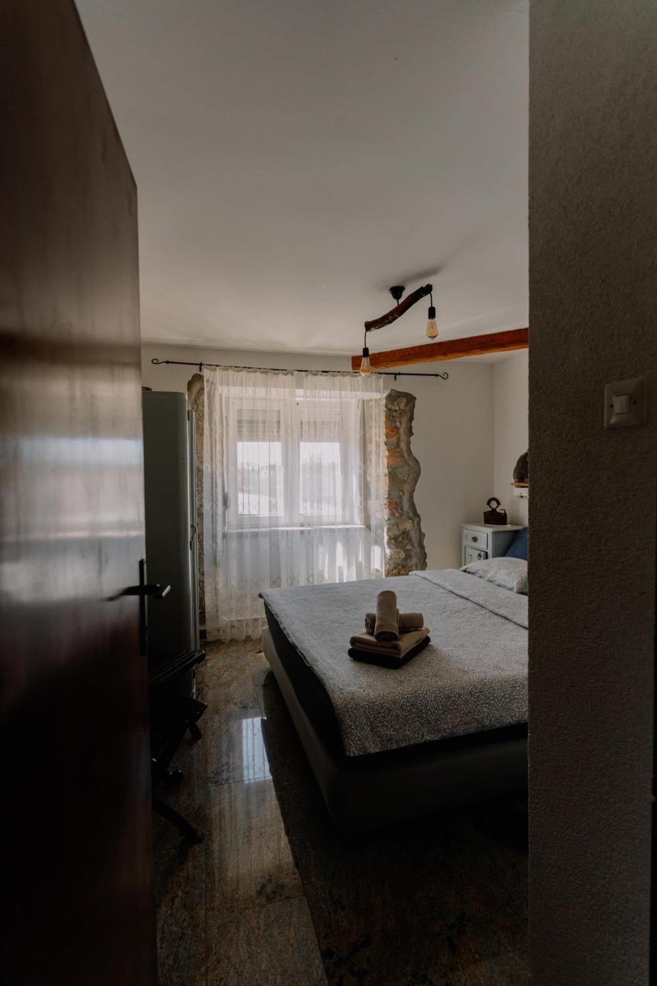 Luanas Rooms With Istrian Touch Buzet Bagian luar foto