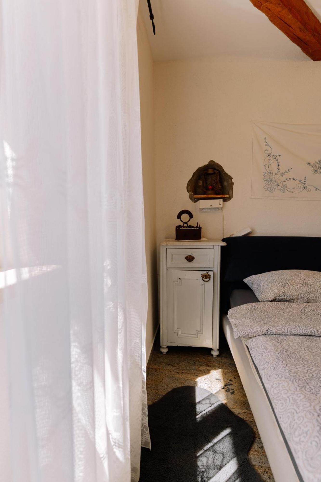 Luanas Rooms With Istrian Touch Buzet Bagian luar foto