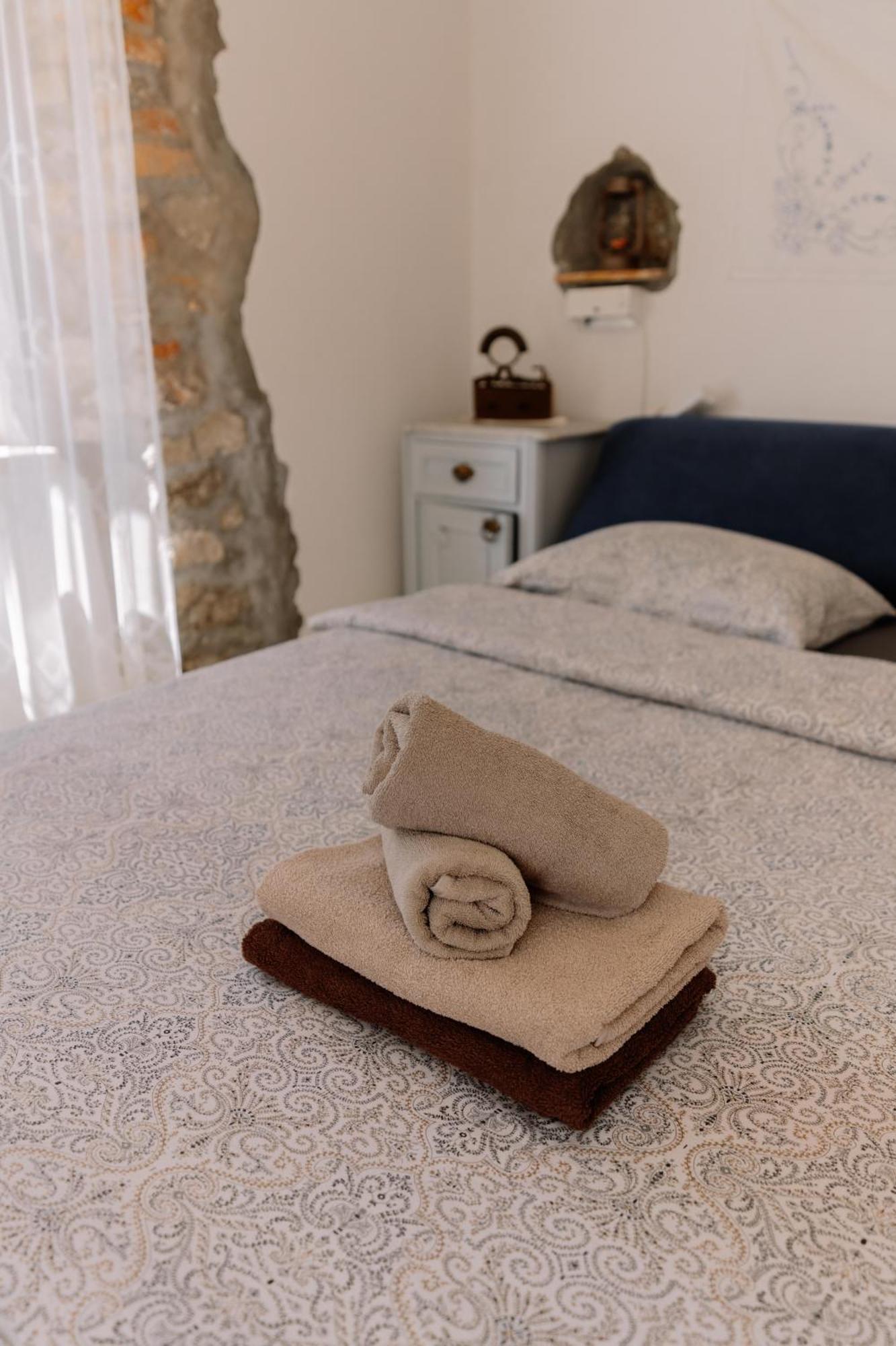 Luanas Rooms With Istrian Touch Buzet Bagian luar foto